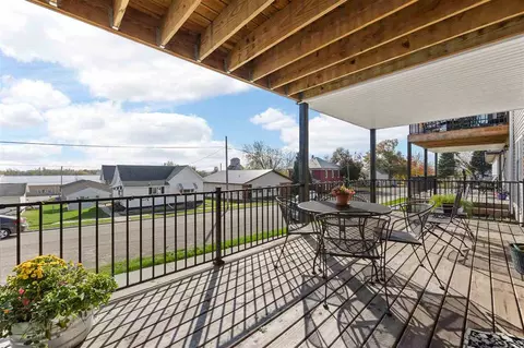 202 W Tuttle St, Norway, IA 52318