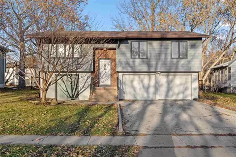 3032 Wayne Ave, Iowa City, IA 52240