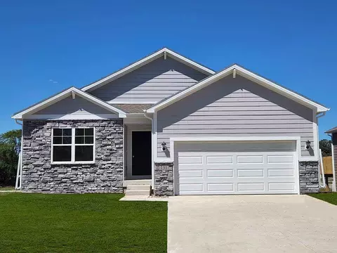 3355 Craven Dr, Coralville, IA 52241