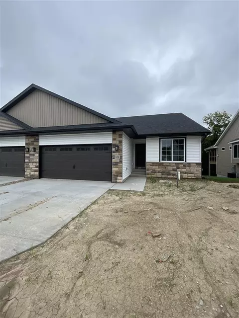 619 Hillside Dr, Tiffin, IA 52340