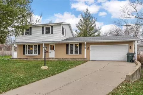 3807 Valley Pl NE, Cedar Rapids, IA 52402