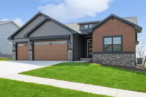 302 Sedona St, Iowa City, IA 52246