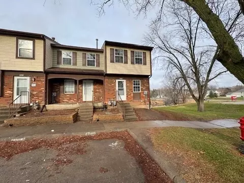 2402 Bittersweet Ct, Iowa City, IA 52246