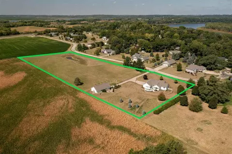 3061 River Oaks Dr NE, North Liberty, IA 52317