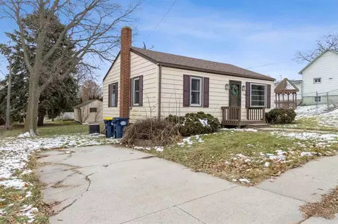 207 Court St, Williamsburg, IA 52361