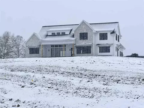 1371 Nutmeg Ave, Kalona, IA 52247