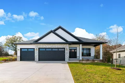 1293 Kona Cir, Coralville, IA 52241