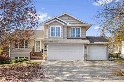 225 Whitman Ave, North Liberty, IA 52317