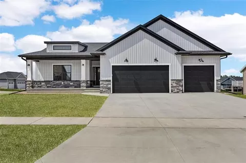 1096 Tramore Ct, Marion, IA 52302