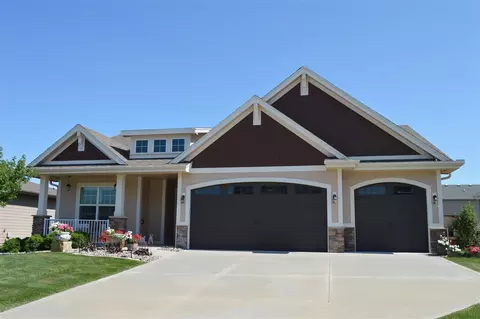 16110 Springbrook Trl, Urbandale, IA 50323