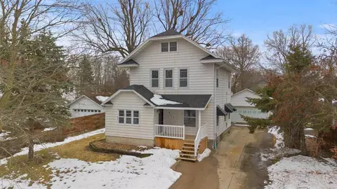 417 W Pleasant Valley St, Sigourney, IA 52591