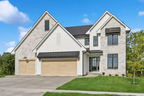407 Macbride Trl, Solon, IA 52333