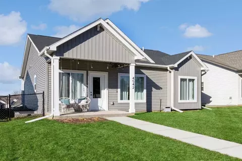 4542 Rohret Rd, Iowa City, IA 52246