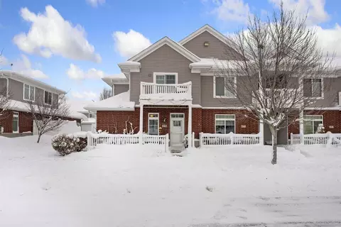 474 Charlotte Ln, Iowa City, IA 52245
