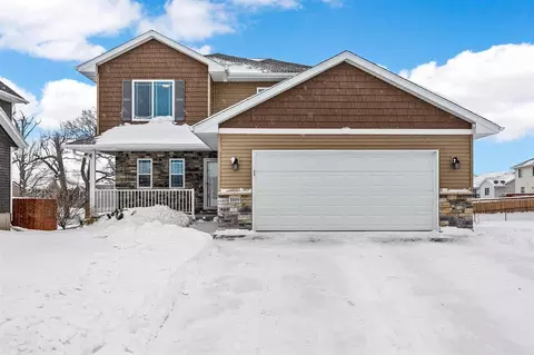 1009 Crescent View Dr, Cedar Rapids, IA 52402