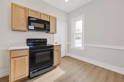 Kitchen - 1007 E Avenue NW, Cedar Rapids, IA 52405 photo 3 of 3