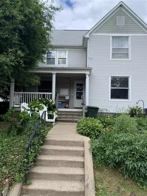 20 N Dodge St, Iowa City, IA 52245
