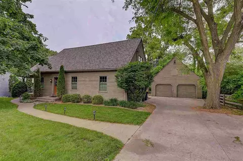 320 Park Rd, Iowa City, IA 52246