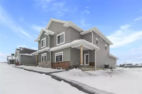 101 Sycamore Dr, West Branch, IA 52358