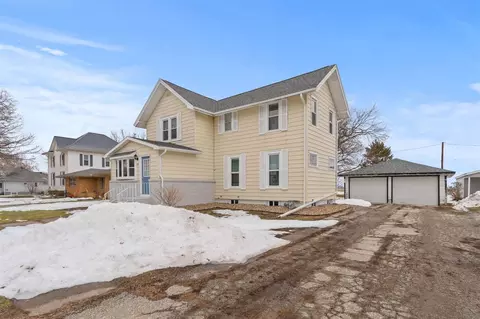 312 W Broadway, Keota, IA 52248