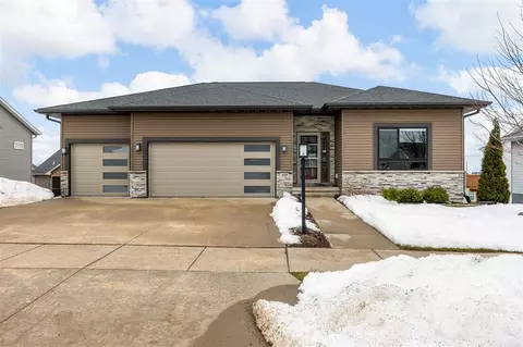 4149 Lillian St, Iowa City, IA 52245