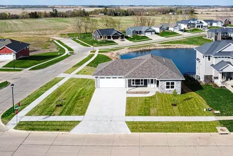 600 Majestic Oak Rdg, Solon, IA 52333