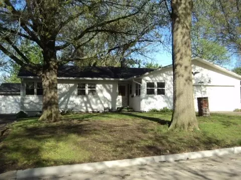 114 N West, North English, IA 52316