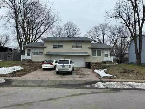 2104 2106 Taylor Dr, Iowa City, IA 52240
