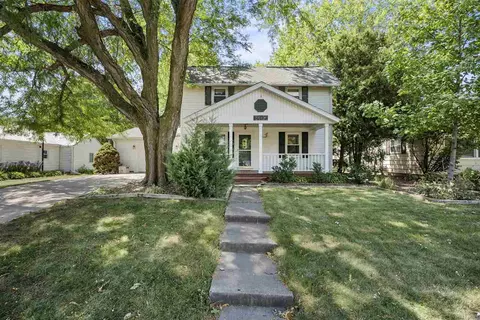 1407 N 2nd Ave, Washington, IA 52353