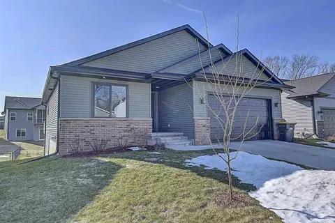 4049 Olivia Ct, Iowa City, IA 52245