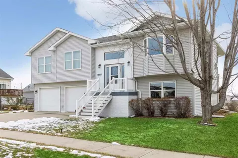 1155 Cory Ct, North Liberty, IA 52317
