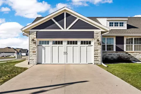 1393 Applewood Dr, Fairfax, IA 52228