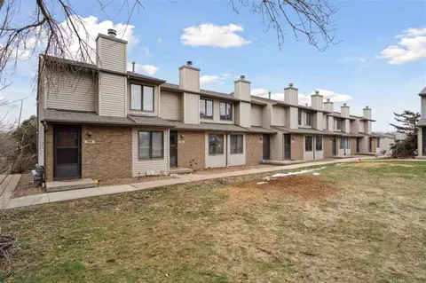 984 Westside Dr, Iowa City, IA 52246