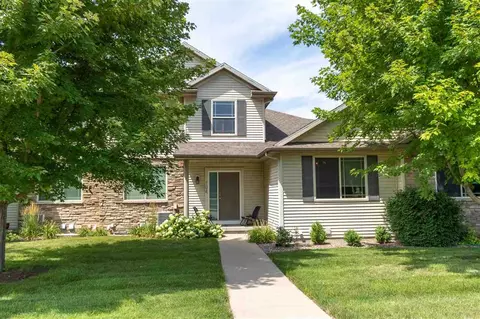 704 Foster Rd, Iowa City, IA 52245