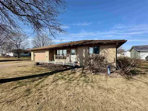307 College St, Richland, IA 52585