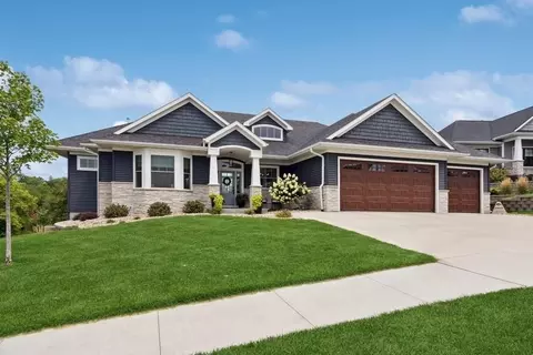 1350 Salm Dr, North Liberty, IA 52317