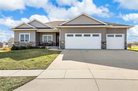 1865 Timber Wolf Dr, North Liberty, IA 52317