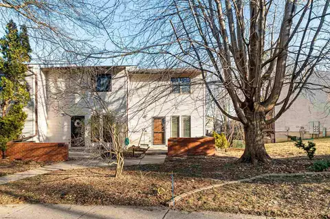 380 Samoa Pl, Iowa City, IA 52246