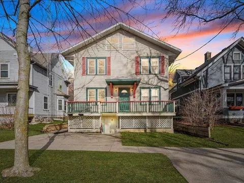420 422 Church St, Iowa City, IA 52245