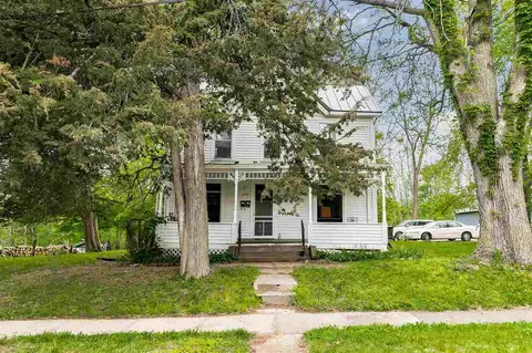 909 N Dodge St, Iowa City, IA 52245