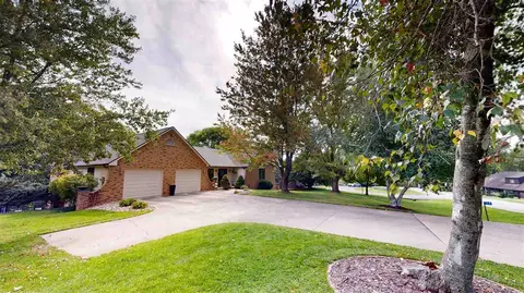 19 Oak Park Dr NE, Iowa City, IA 52240