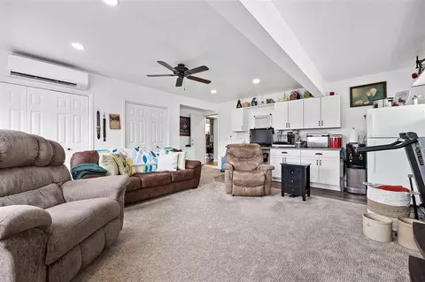 Living - 8803 Spring Green Ct, Cedar Rapids, IA 52411 photo 11 of 13