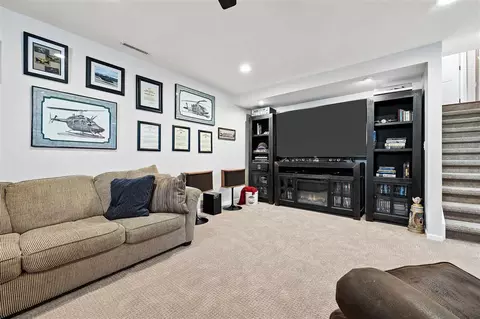 Living - 8803 Spring Green Ct, Cedar Rapids, IA 52411 photo 13 of 13