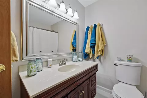 Bath - 8803 Spring Green Ct, Cedar Rapids, IA 52411 photo 4 of 5