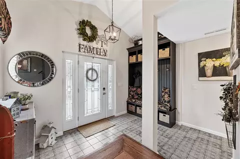 Entry Way - 8803 Spring Green Ct, Cedar Rapids, IA 52411 photo 1 of 1