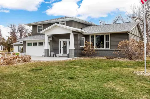 Exterior - 8803 Spring Green Ct, Cedar Rapids, IA 52411 photo 3 of 16
