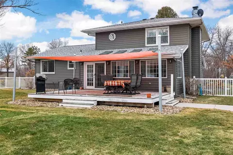 Exterior - 8803 Spring Green Ct, Cedar Rapids, IA 52411 photo 9 of 16