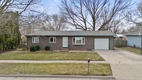 1923 California Ave, Iowa City, IA 52240
