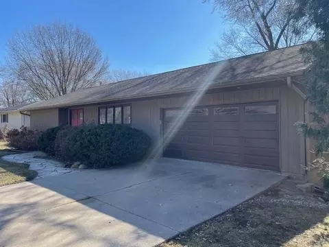 3217 Arbor, Iowa City, IA 52245