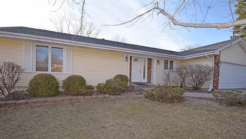 2355 Jessup Cir, Iowa City, IA 52246